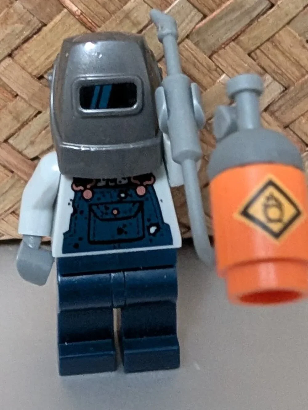 Lego series 11 minifigure - Welder
